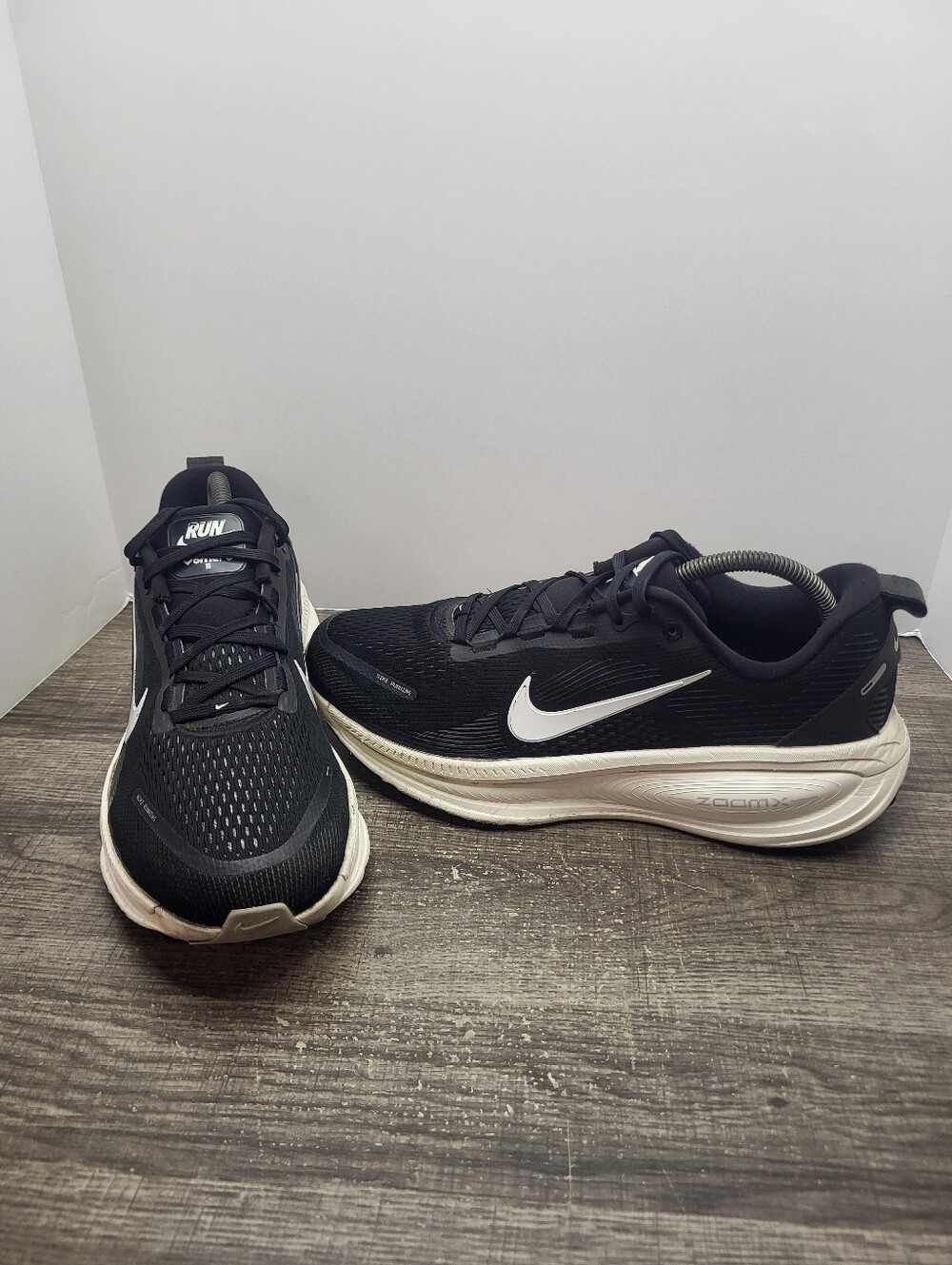 Nike Vomero 18 Black Coconut Milk Running Shoes Sneakers Men's Size 9